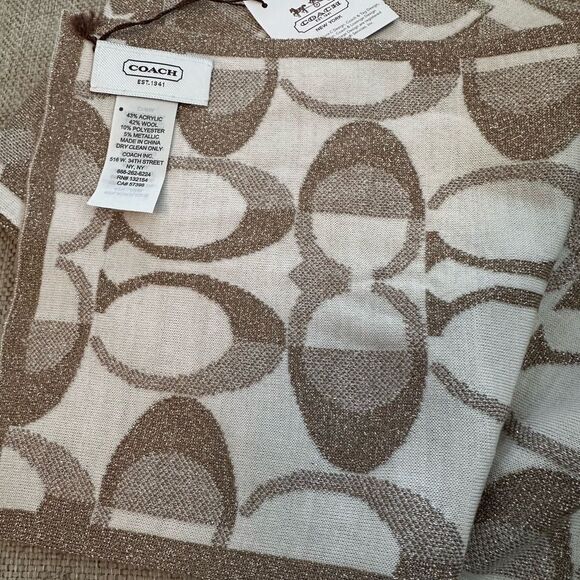 NWT Original Coach Signature CC Women's Reversible Scarf - Picture 3 of 9